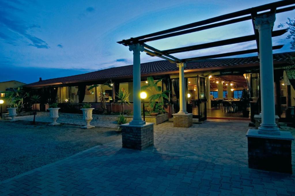 Napeto Village Pizzo  Bagian luar foto